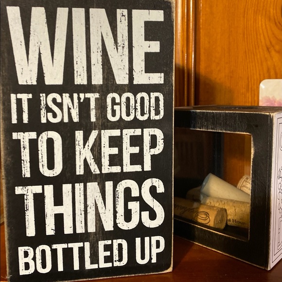 Kathy Primitive Large Wine Cork Box sayings on 2 sides/glass - Picture 2 of 3